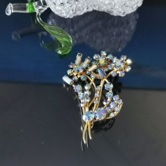Vintage Unsign AUSTRIA Blue AB Rhinestone Flower Bouquet Brooch - Picture 2 of 6